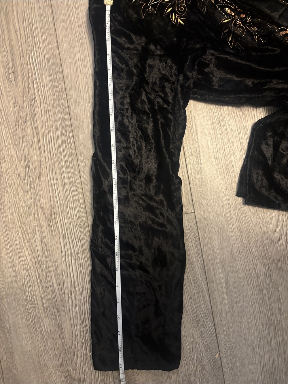 Vintage Liz Claiborne Black Velvet Long Bell Sleeve Embroidered Top Fall Autumn - Picture 7 of 10